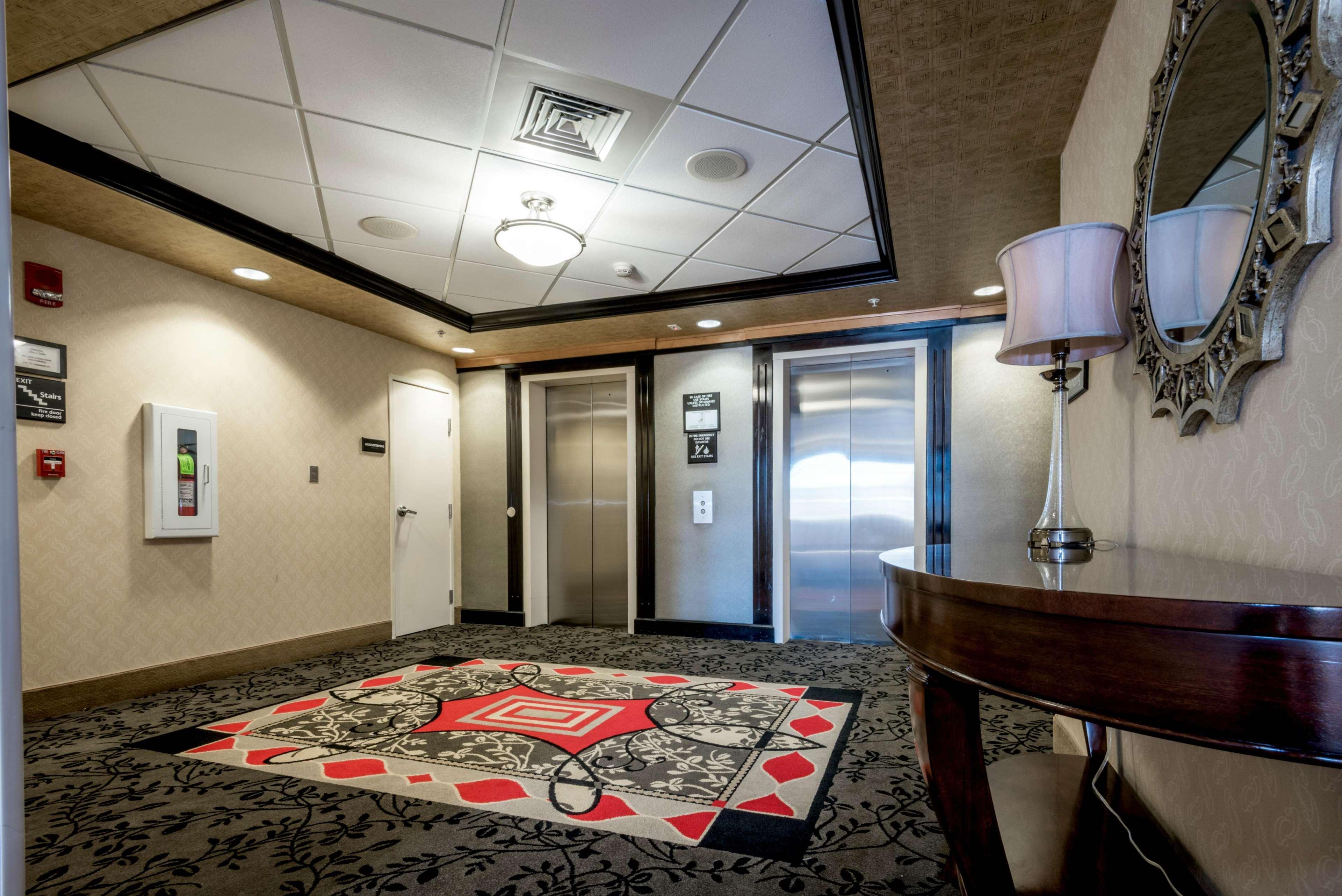 Hampton Inn & Suites Montgomery-Downtown Exterior foto