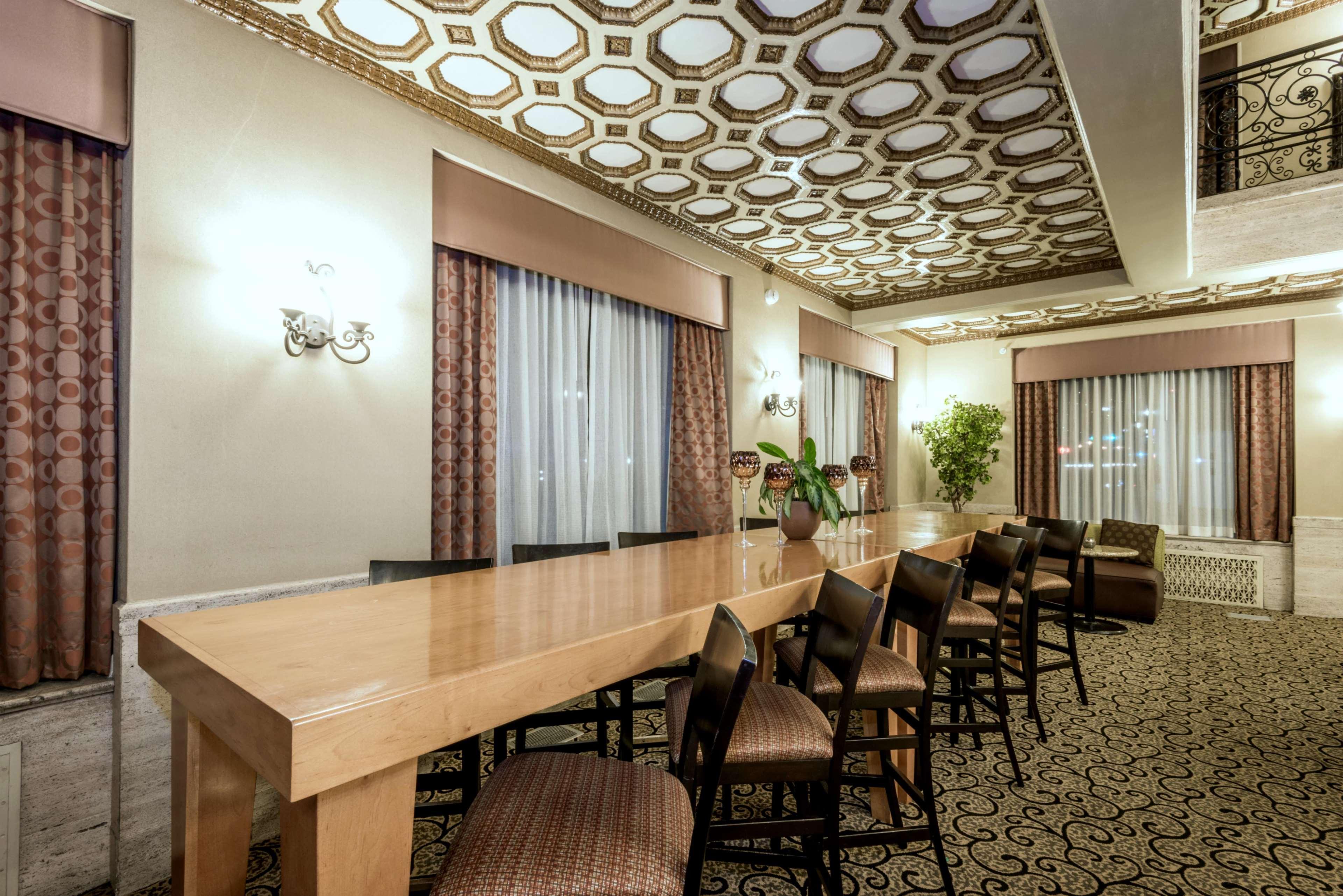Hampton Inn & Suites Montgomery-Downtown Exterior foto